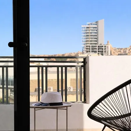 Modern Escape - Close To Beaches & Dining