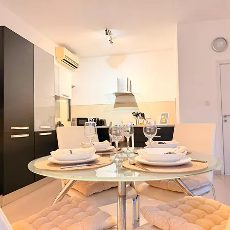 Modern Escape - Close To Beaches & Dining San Ġwann
