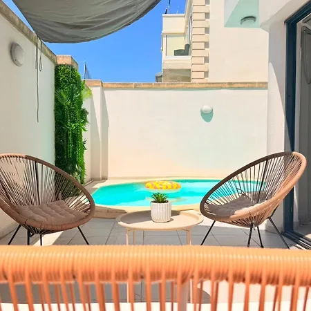 Modern Escape - Close To Beaches & Dining *