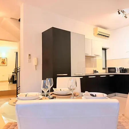 Modern Escape - Close To Beaches & Dining ヴィラ San Ġwann