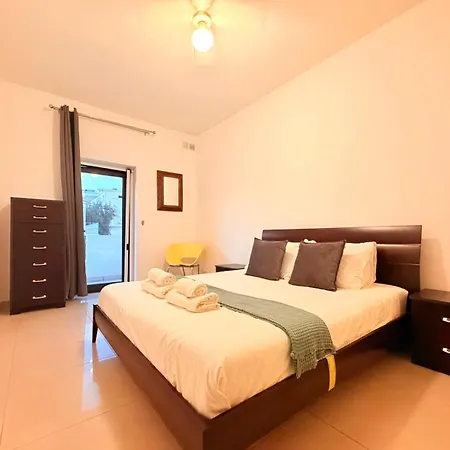Modern Escape - Close To Beaches & Dining * San Ġwann